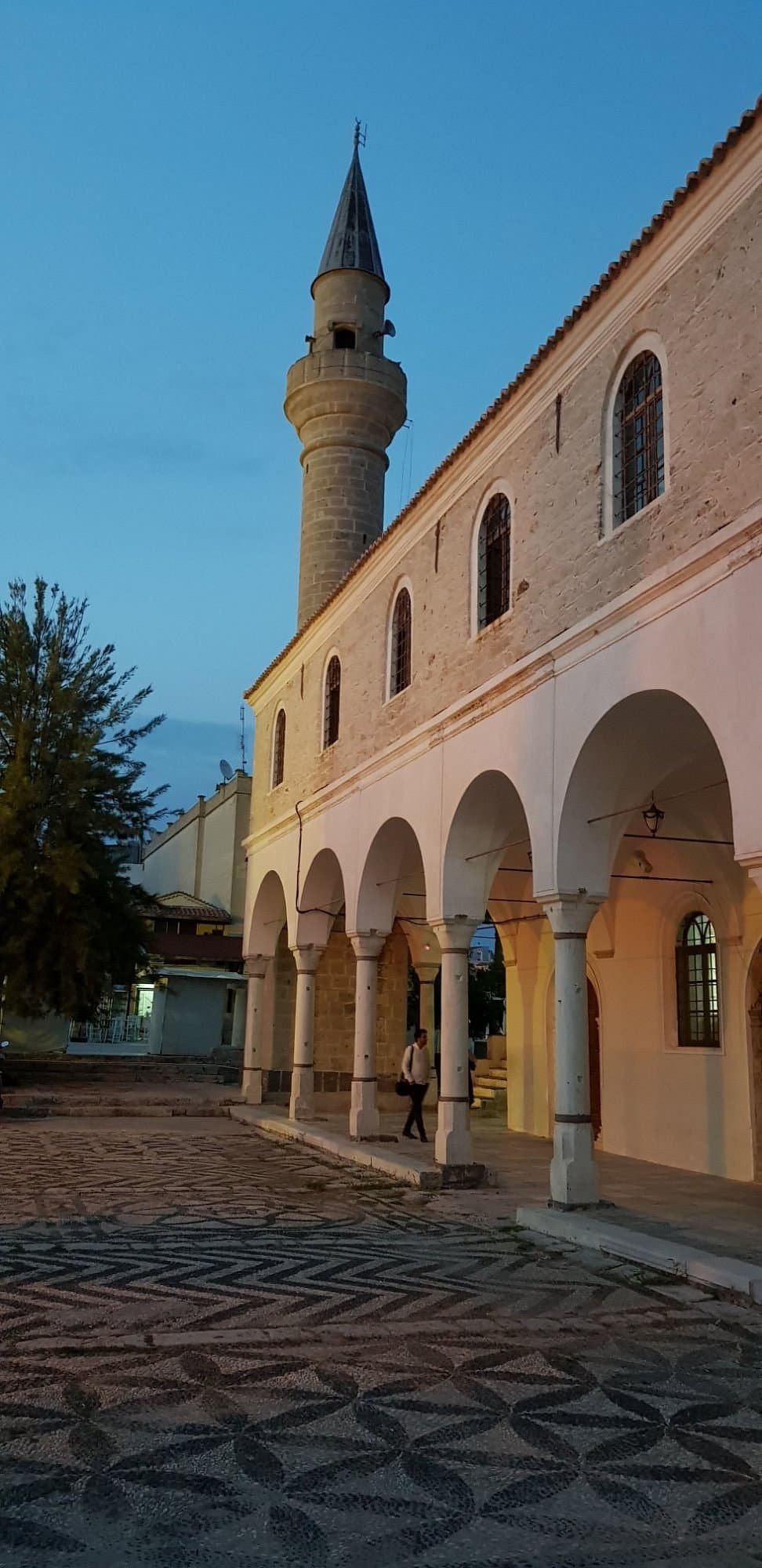 Мечеть Алачаты Пазарьери