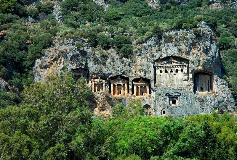 Ликийские наскальные гробницы