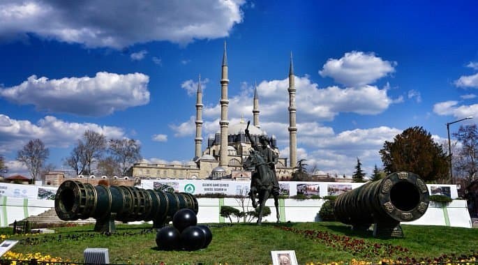 Статуя Фатиха Султана Мехмеда