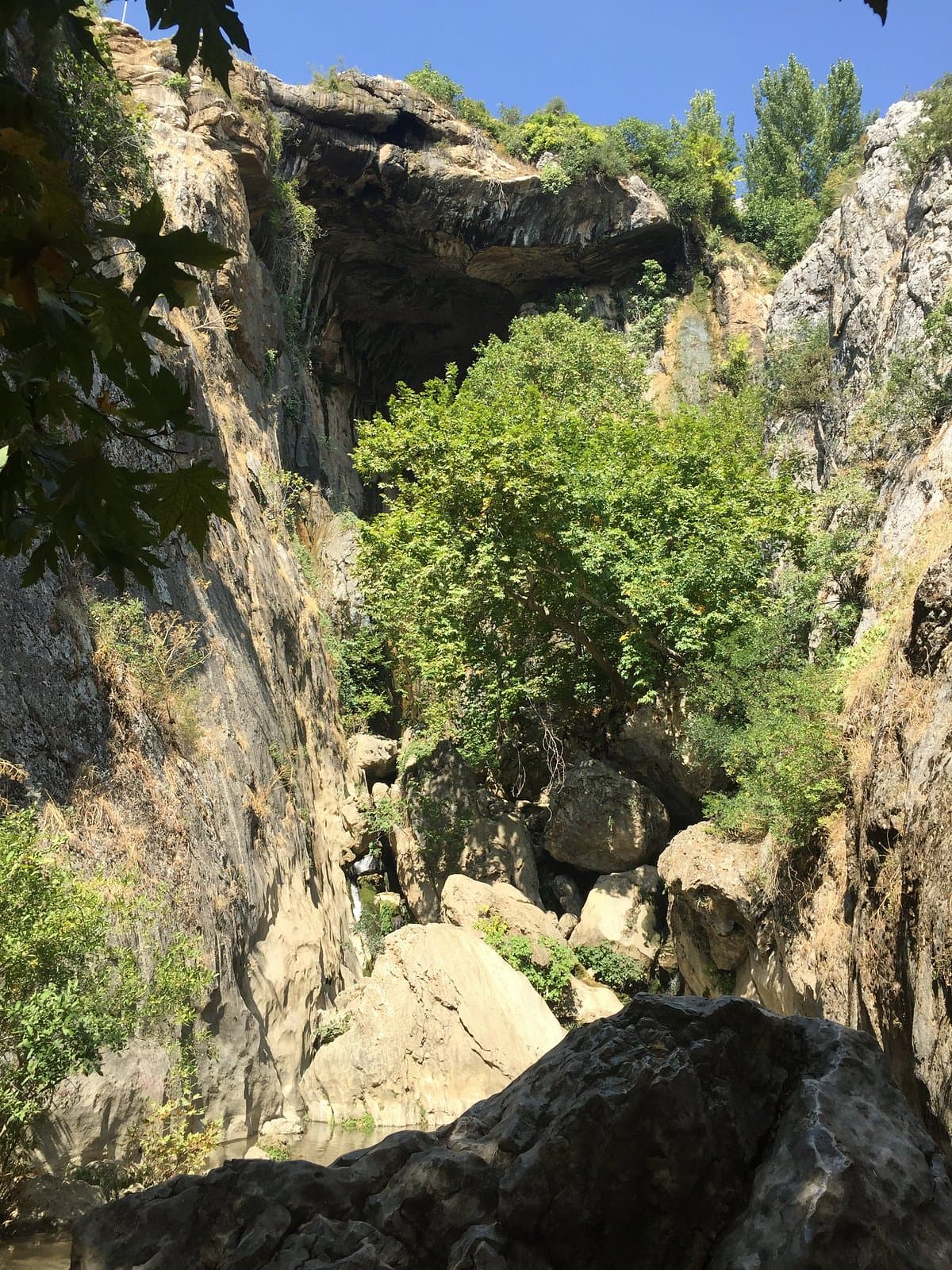 Пещера Дёнгель