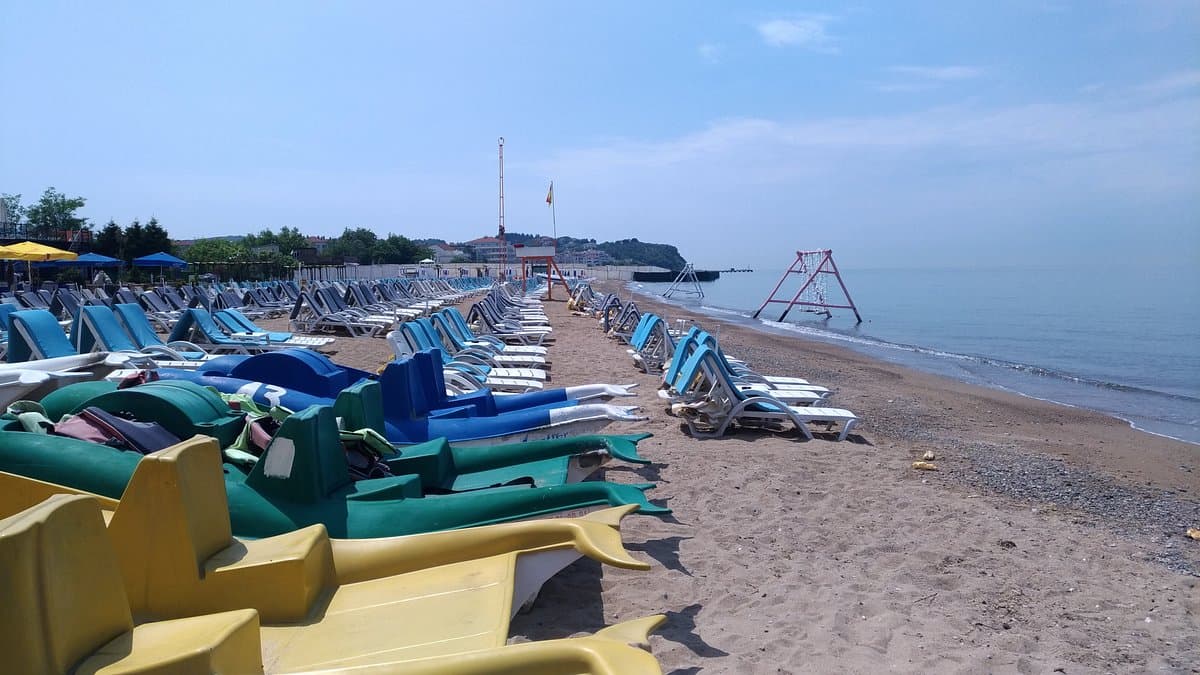 Пляж Мавиш